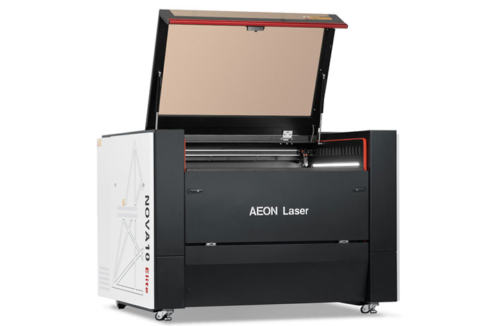 Aeon Nova10 S 韩国三级在线观看  Professional CO2 Laser Cutter and Engraver three-quarter view with lid open